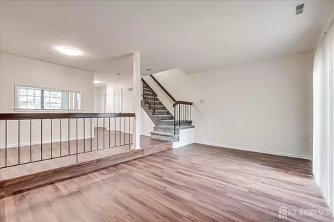 605 Maplecrest Rd W, Edison, NJ 08820 photo 17