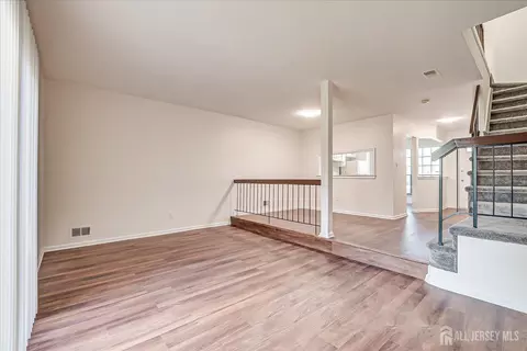605 Maplecrest Rd W, Edison, NJ 08820 photo 16