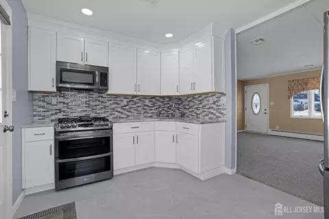 52 Markham Rd, Edison, NJ 08817 photo 9
