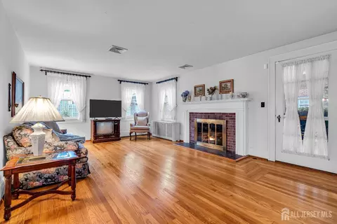 3 Edgemere Dr, Matawan, NJ 07747 photo 11