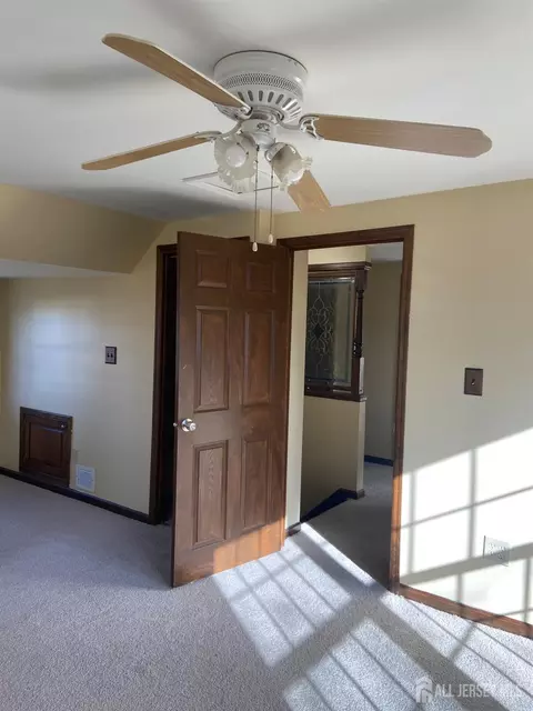 2 Walnut St, Edison, NJ 08817 photo 22