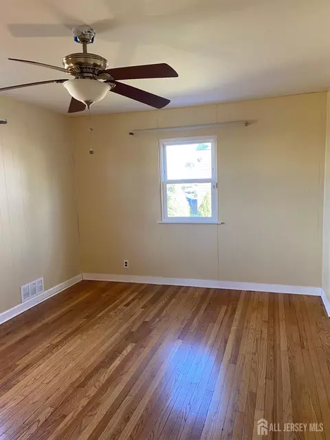 2 Walnut St, Edison, NJ 08817 photo 13