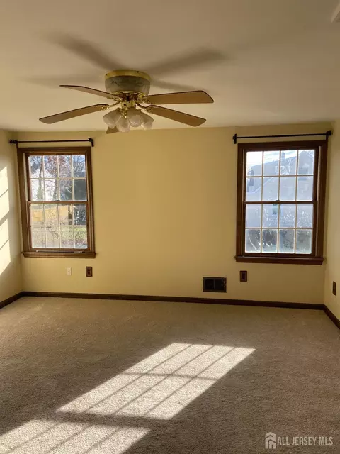 2 Walnut St, Edison, NJ 08817 photo 23