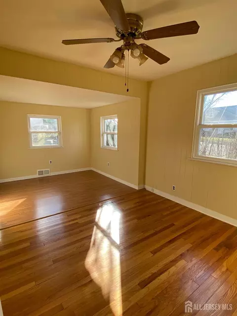 2 Walnut St, Edison, NJ 08817 photo 10