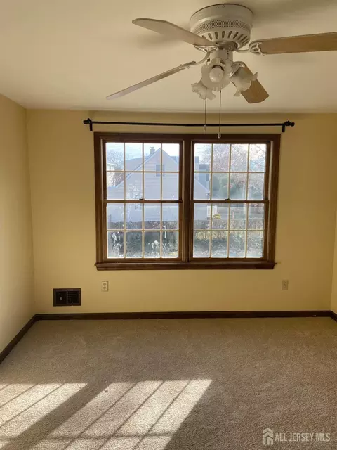 2 Walnut St, Edison, NJ 08817 photo 25
