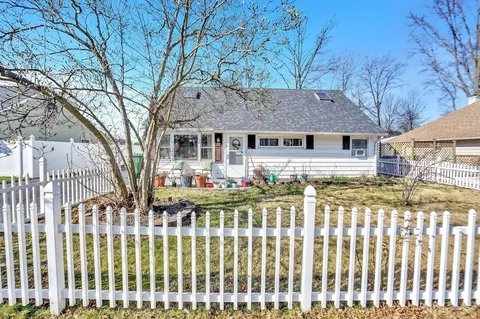 22 Markham Rd, Edison, NJ 08817 photo 2