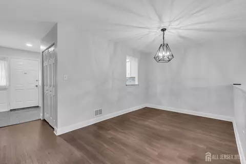 259 Grassmere Ct, Aberdeen, NJ 07747 photo 13