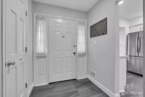 259 Grassmere Ct, Aberdeen, NJ 07747 photo 4