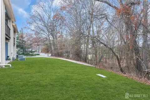 259 Grassmere Ct, Aberdeen, NJ 07747 photo 31
