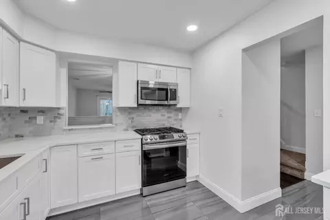 259 Grassmere Ct, Aberdeen, NJ 07747 photo 8