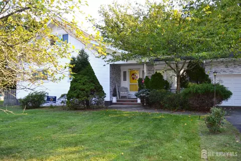 27 Timber Rd, Edison, NJ 08820 photo 1