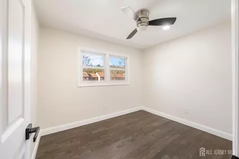 47 Teaberry Dr, Edison, NJ 08820 photo 10