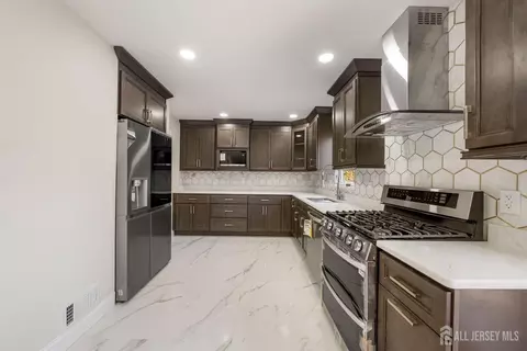 47 Teaberry Dr, Edison, NJ 08820 photo 18