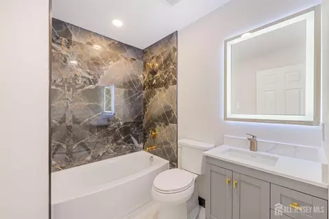 47 Teaberry Dr, Edison, NJ 08820 photo 9