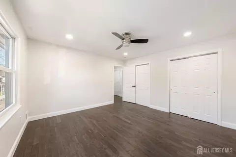 47 Teaberry Dr, Edison, NJ 08820 photo 8