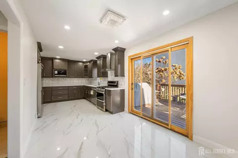 47 Teaberry Dr, Edison, NJ 08820 photo 17