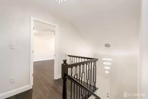 47 Teaberry Dr, Edison, NJ 08820 photo 12