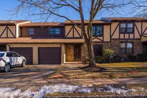 47 Teaberry Dr, Edison, NJ 08820 photo 1