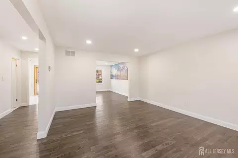 47 Teaberry Dr, Edison, NJ 08820 photo 13