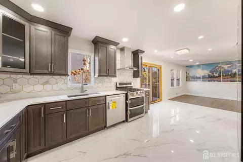 47 Teaberry Dr, Edison, NJ 08820 photo 19