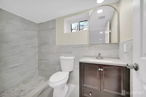 176 Easy St, Edison, NJ 08817 photo 33