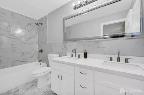 176 Easy St, Edison, NJ 08817 photo 42