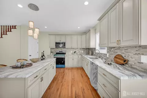 176 Easy St, Edison, NJ 08817 photo 24