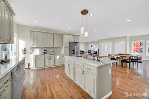 176 Easy St, Edison, NJ 08817 photo 27