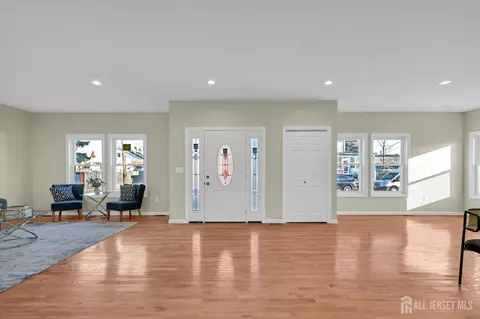 176 Easy St, Edison, NJ 08817 photo 4