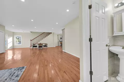 176 Easy St, Edison, NJ 08817 photo 10