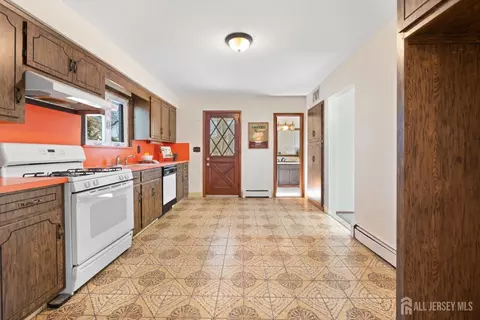 112 Coleman St, Middlesex, NJ 08846 photo 8