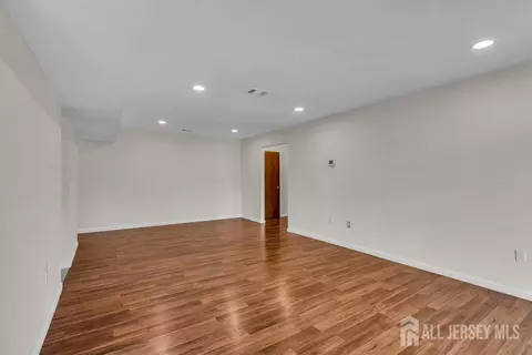 1610 Raspberry Ct, Edison, NJ 08817 photo 4