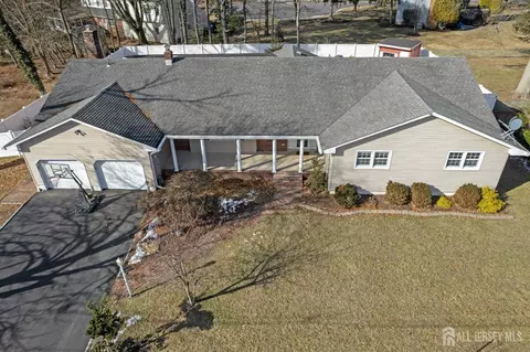 7 Robin Rd, Edison, NJ 08820 photo 4