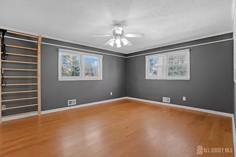 7 Robin Rd, Edison, NJ 08820 photo 23