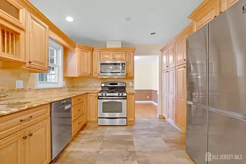 7 Robin Rd, Edison, NJ 08820 photo 15