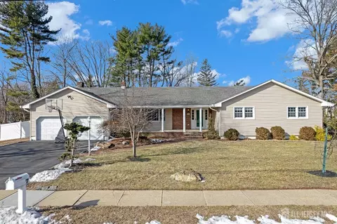 7 Robin Rd, Edison, NJ 08820 photo 1