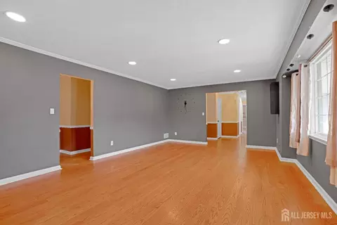 7 Robin Rd, Edison, NJ 08820 photo 10