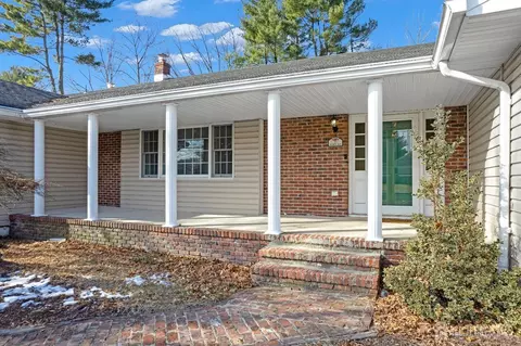 7 Robin Rd, Edison, NJ 08820 photo 6