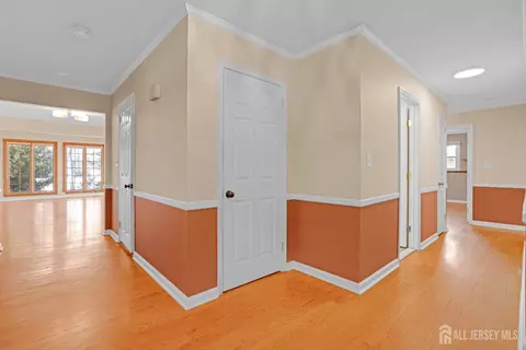 7 Robin Rd, Edison, NJ 08820 photo 8