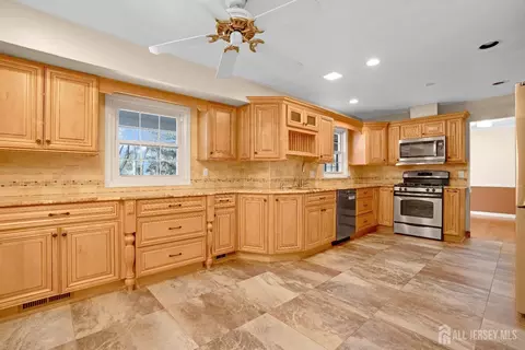 7 Robin Rd, Edison, NJ 08820 photo 13