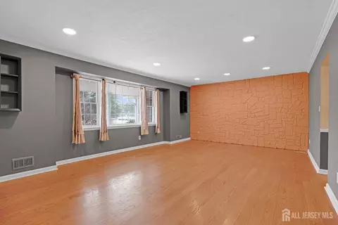 7 Robin Rd, Edison, NJ 08820 photo 9