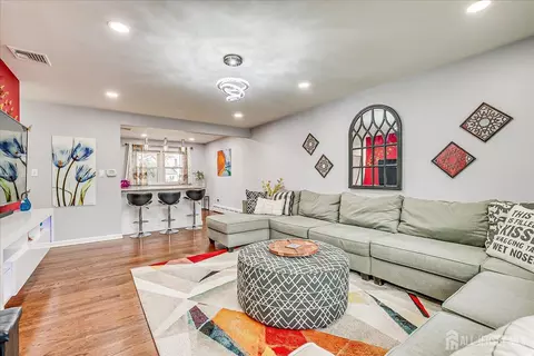 149 Vineyard Rd, Edison, NJ 08817 photo 6