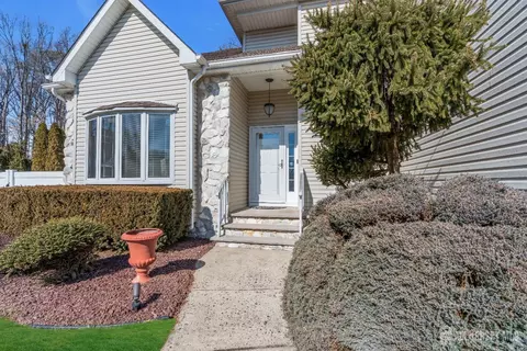 14 Daniel Pl, Matawan, NJ 07747 photo 4