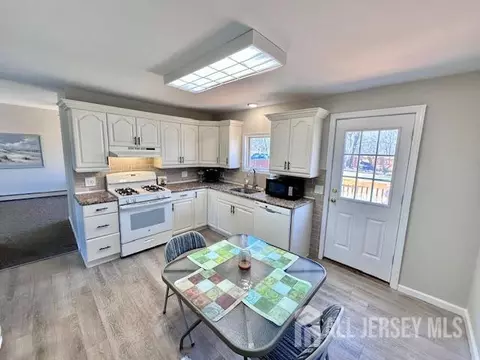 111 Main St, Helmetta, NJ 08828 photo 16