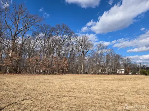 107 Weston Rd, Franklin, NJ 08873