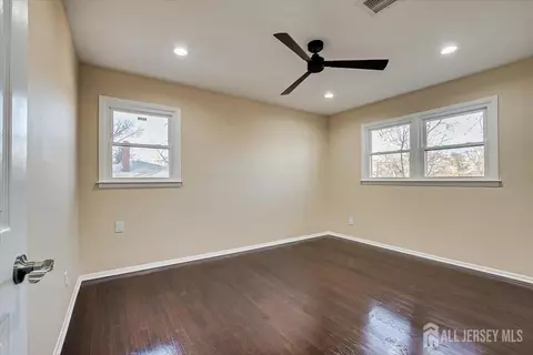 4 Adelphi Ct, Edison, NJ 08837 photo 12