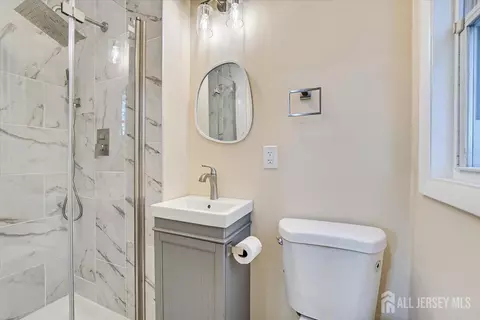 4 Adelphi Ct, Edison, NJ 08837 photo 11