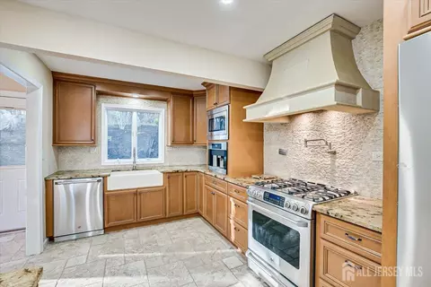4 Adelphi Ct, Edison, NJ 08837 photo 5