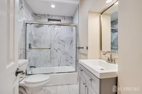 4 Adelphi Ct, Edison, NJ 08837 photo 16