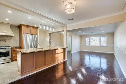 4 Adelphi Ct, Edison, NJ 08837 photo 4